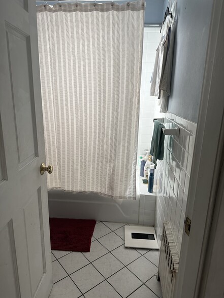 Building Photo - 24 Olcott St