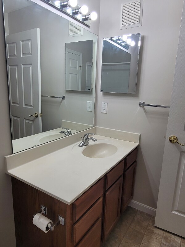 Building Photo - 9802 Legends Creek Dr