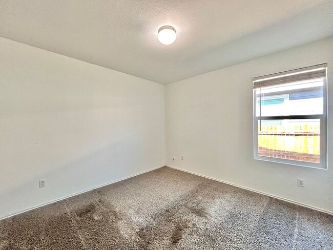 Building Photo - Move-In Ready 3-Bed, 2-Bath Home in Jarell