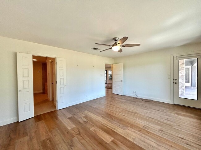 Building Photo - 9108 Balcones Club Dr