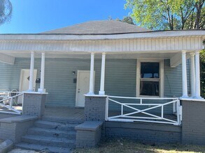 Building Photo - **ON HOLD**2 bedroom / 1 bathroom Duplex in Columbus, GA 31904***