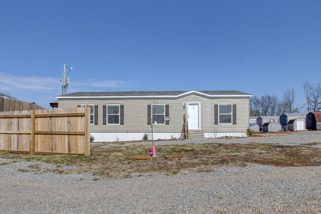Building Photo - 295 Seays Rd