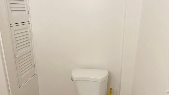 Building Photo - 73-75 Wallingford Ave