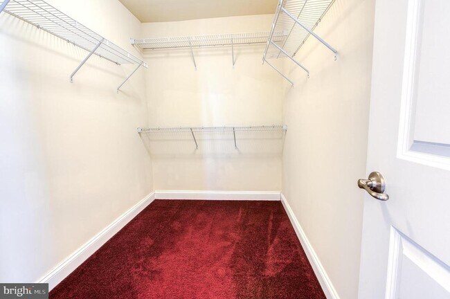 Building Photo - 315 Quarry Point Rd