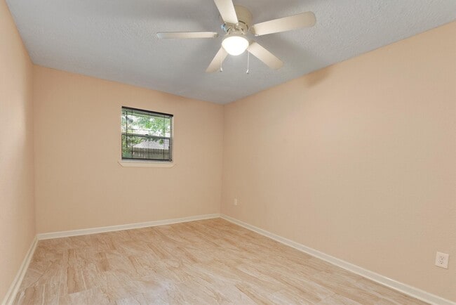 Building Photo - 4906 Green Willow Ln
