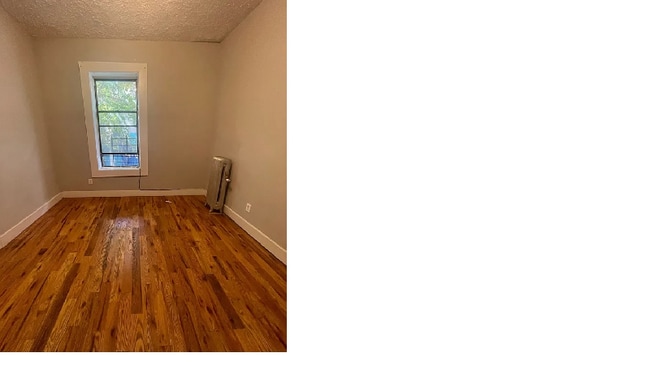 Building Photo - 732 E 21st St