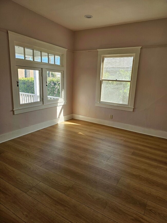 Building Photo - 63-69 S Greenwood Ave