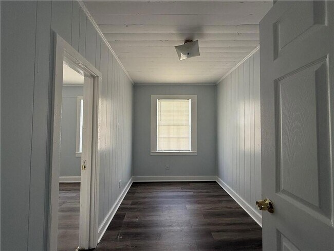 Building Photo - 1206 Alba St