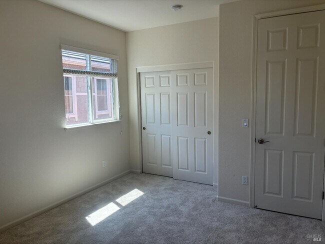 Building Photo - 5558 Kennedy Pl