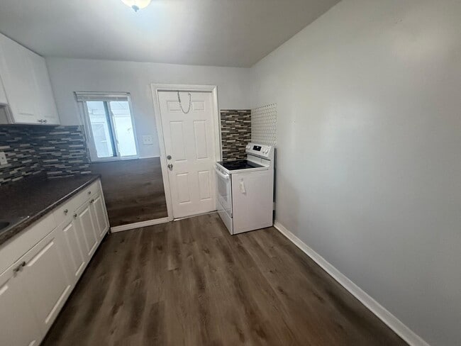 Building Photo - 911 NW 62 Ave