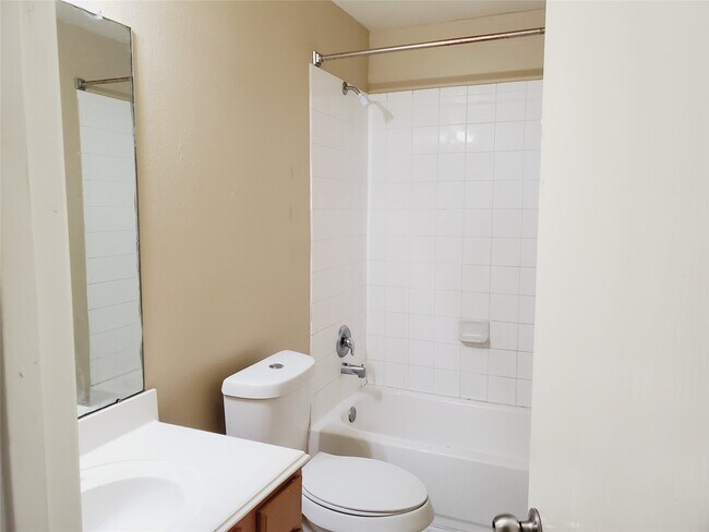 Building Photo - 2659 Daryns Landing Dr