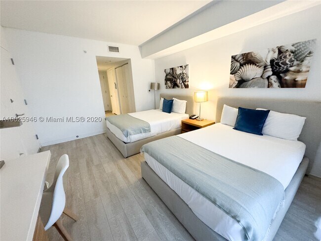 Building Photo - 2602 E Hallandale Beach Blvd