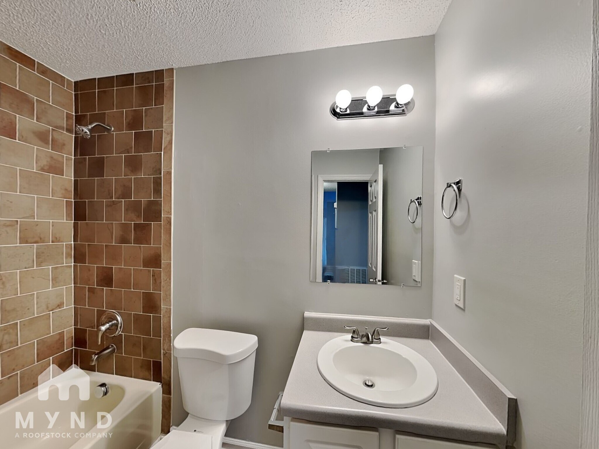 Building Photo - 7001 Lazy Breeze Cir