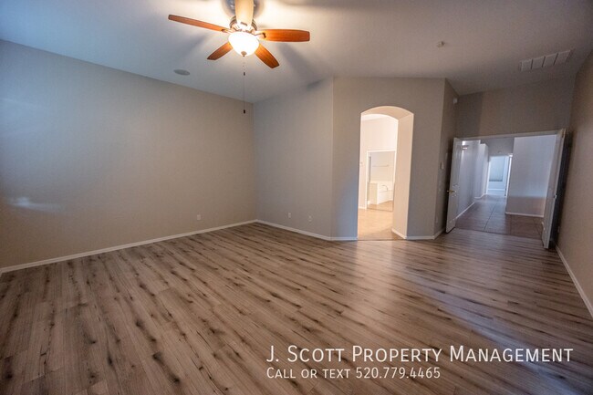 Building Photo - 3312 E Bluebird Pl
