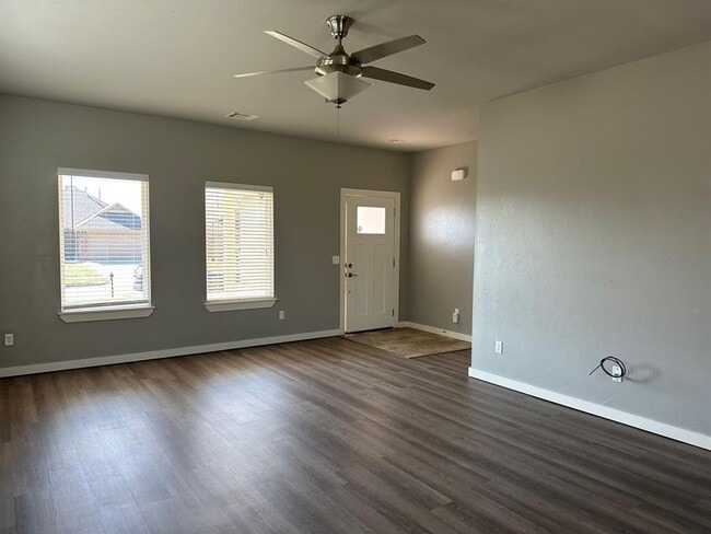 Building Photo - 809 Lakeview Dr