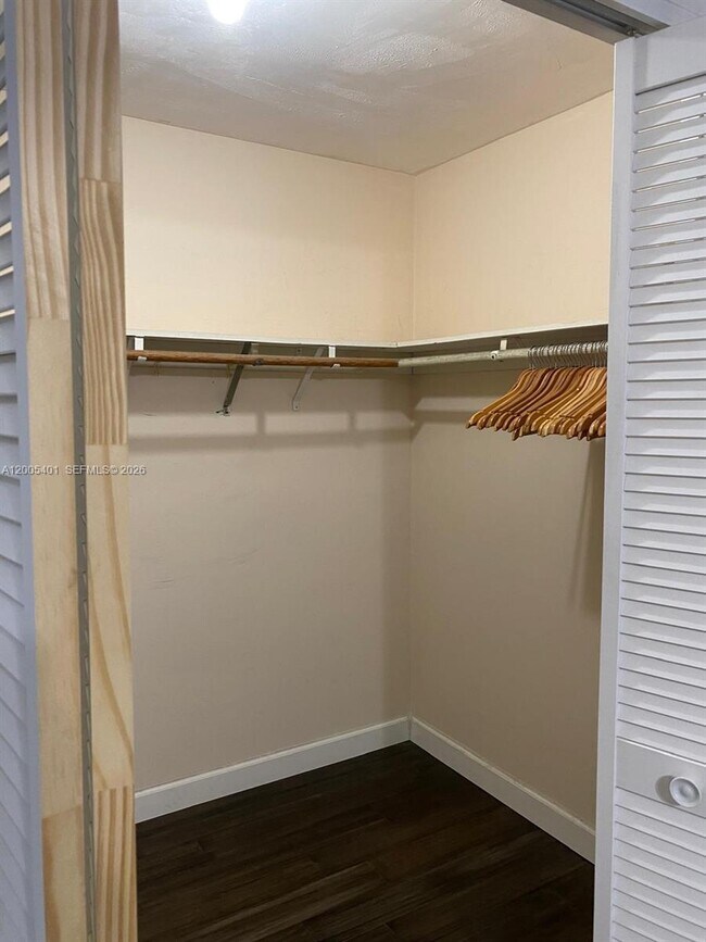 Building Photo - 8761 SW 137th Ave