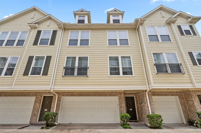 Building Photo - 3001 Murworth Dr