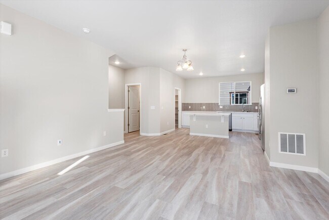 Building Photo - 1330 Hoyt St