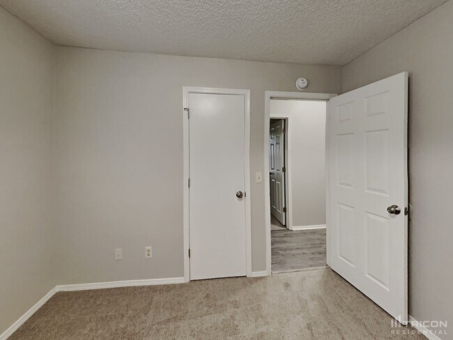 Building Photo - 8333 Argyle Corners Ct