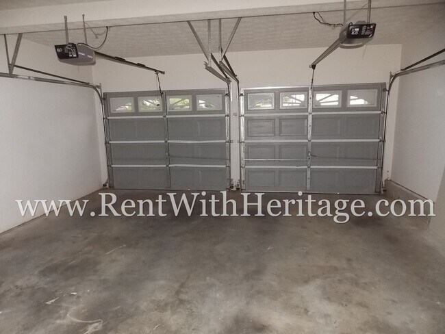 Building Photo - WOW!!...GORGEOUS HOME/HARDWOOD FLOORS/ UPGRADES GALLORE / SWIM - TENNIS