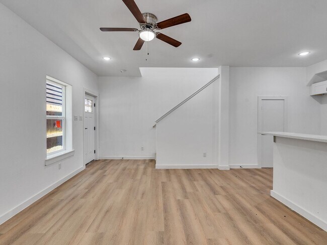 Building Photo - 8407 Mahalia Dr