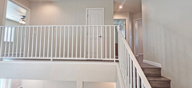 Building Photo - 1982 Dogwood Dr