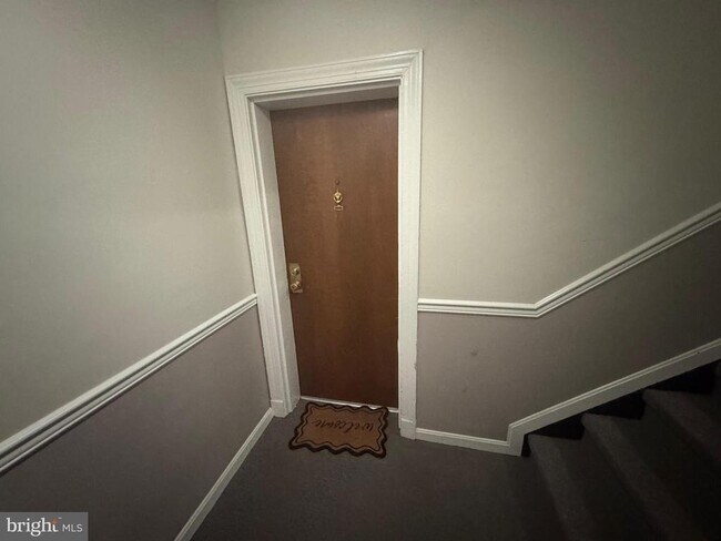 Building Photo - 2107 N Scott St