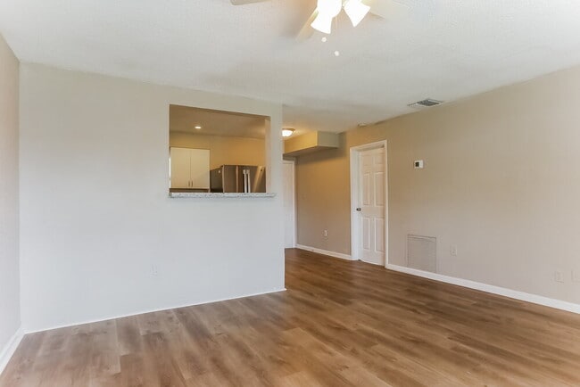 Building Photo - 710 NW 35th Ave