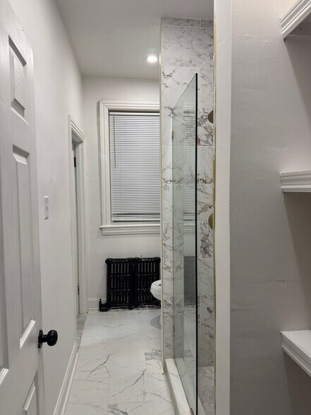 Building Photo - 5409 Walnut St