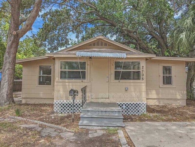 Building Photo - 2705 4th St S