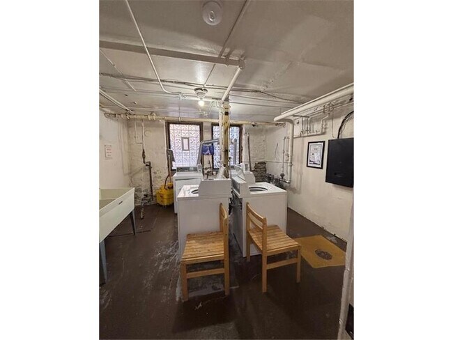 Building Photo - 1401 Willow St