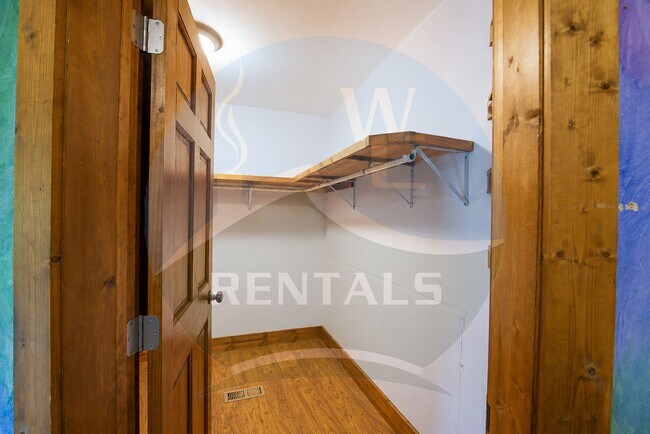 Building Photo - 84 Loveland Vis