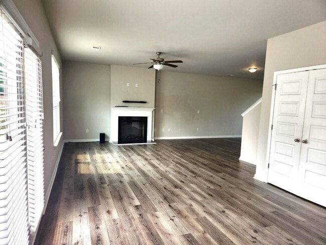 Building Photo - 101 McGinnis Cir