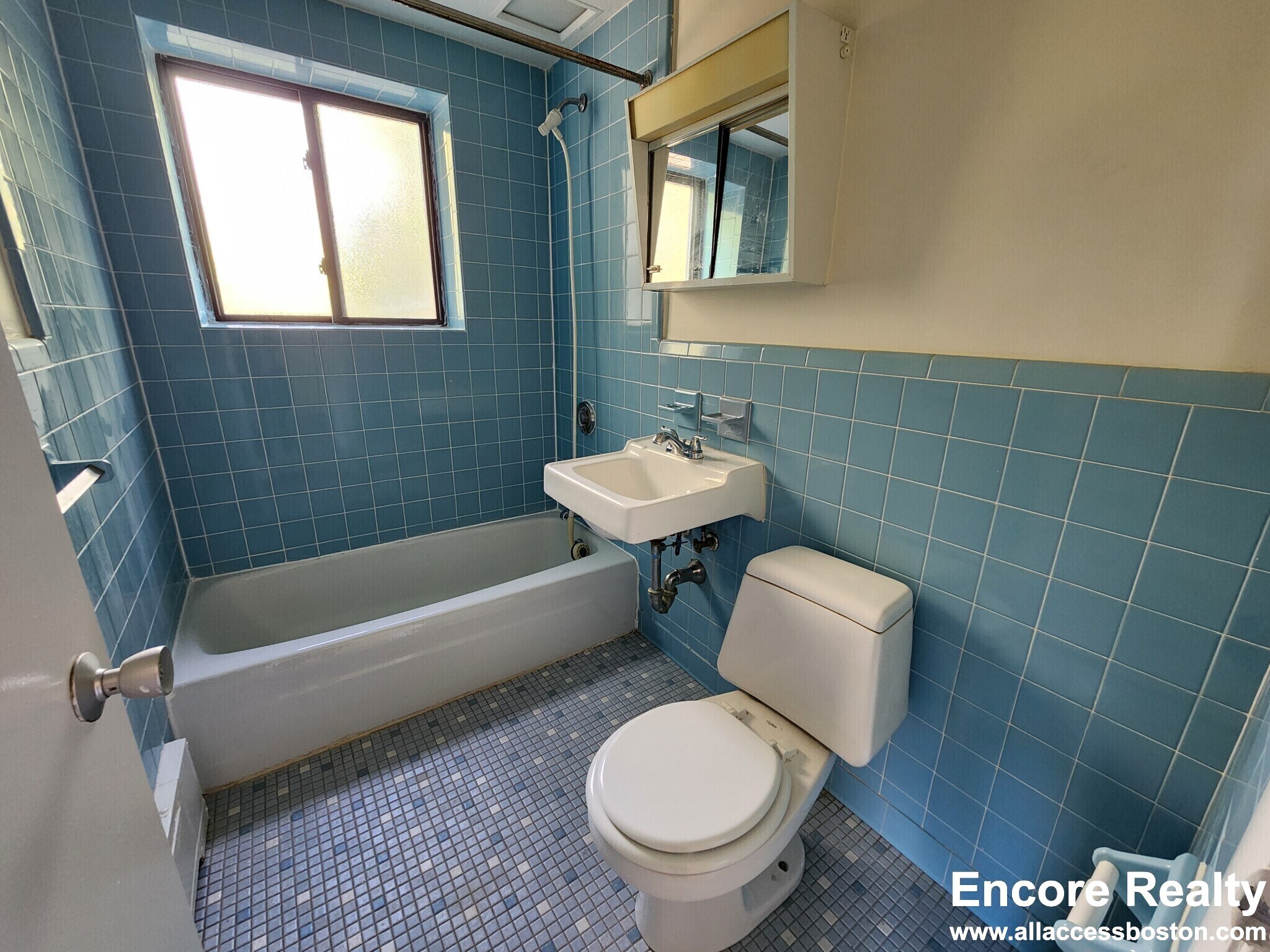 Building Photo - 15 Chester St