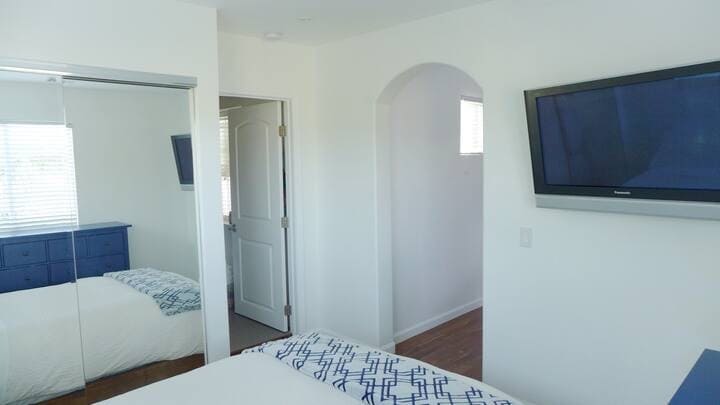 Building Photo - 11060 Fruitland Dr