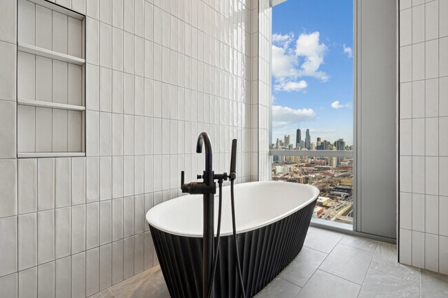 Building Photo - 1114 W Carroll Ave