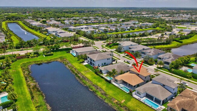 Building Photo - 17112 Aquavera Way