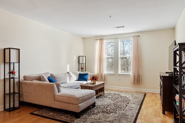 Building Photo - 3 Harvest Dr