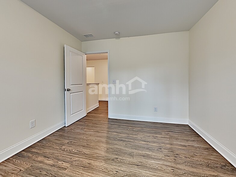 Building Photo - 150 Sweet Gum Dr