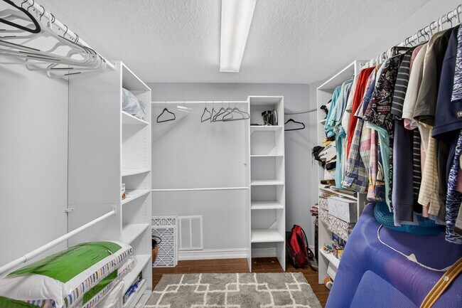 Building Photo - 8075 SE Governors Way