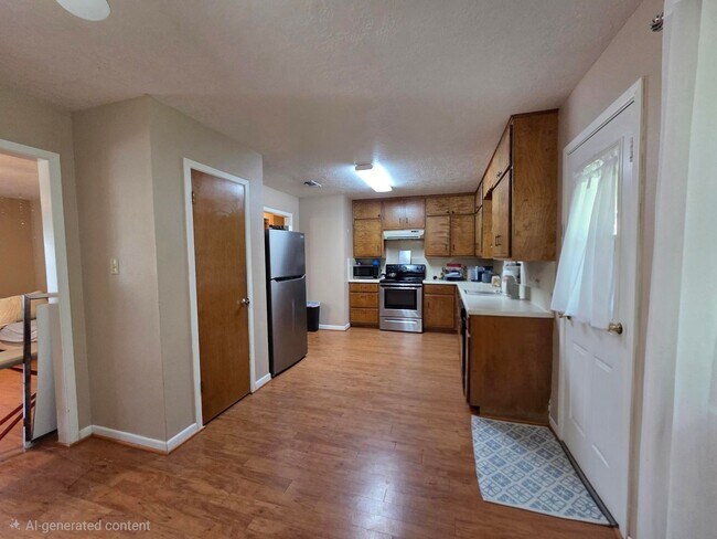 Building Photo - 605 Town Creek Ct