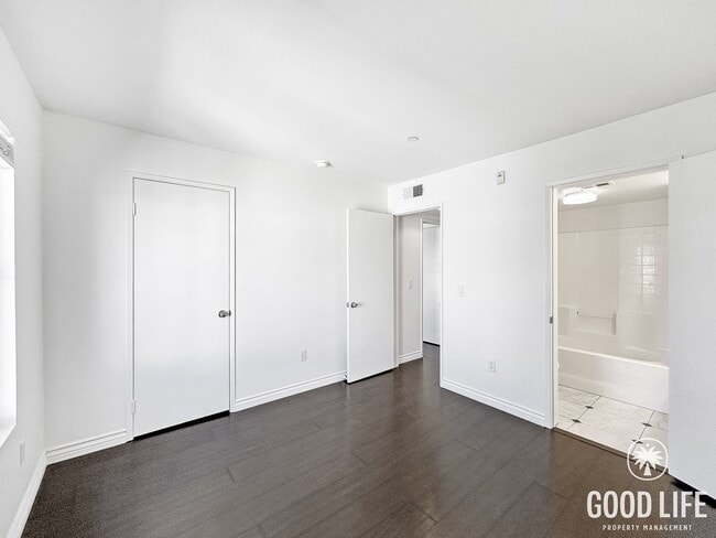 Building Photo - Beautiful 3BD/3BA W/ A/C, Attached Garage, and Community Pool in Kearny Mesa!