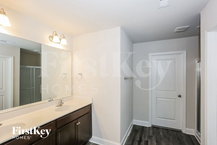 Building Photo - 2029 Cypress Village Dr NW