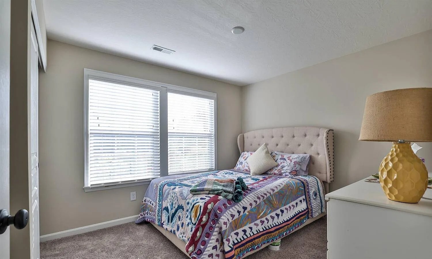 Building Photo - 7947 Oakbridge Way