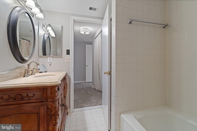 Building Photo - 1040 Deer Ridge Dr