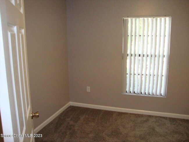 Building Photo - 655 Margie Dr