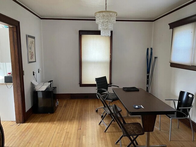 Building Photo - 1008 W Huron St