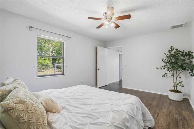 Building Photo - 3276 Morven Dr