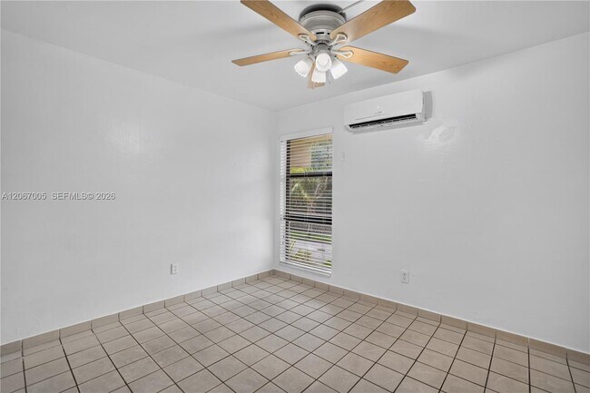 Building Photo - 1600 S Le Jeune Rd