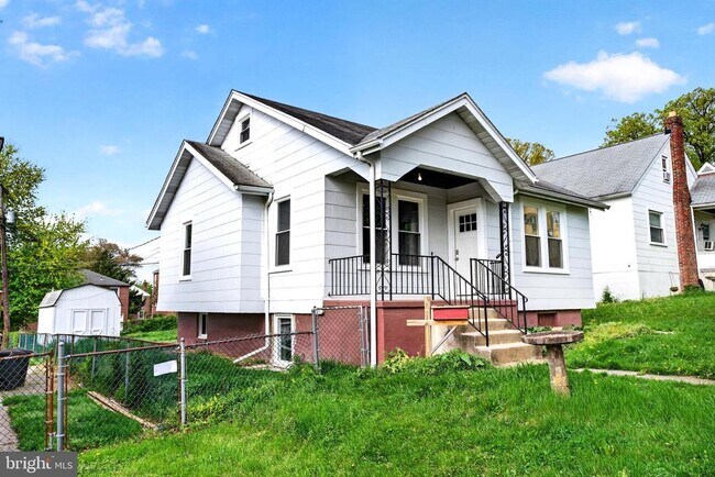 Building Photo - 29 W Elm Ave